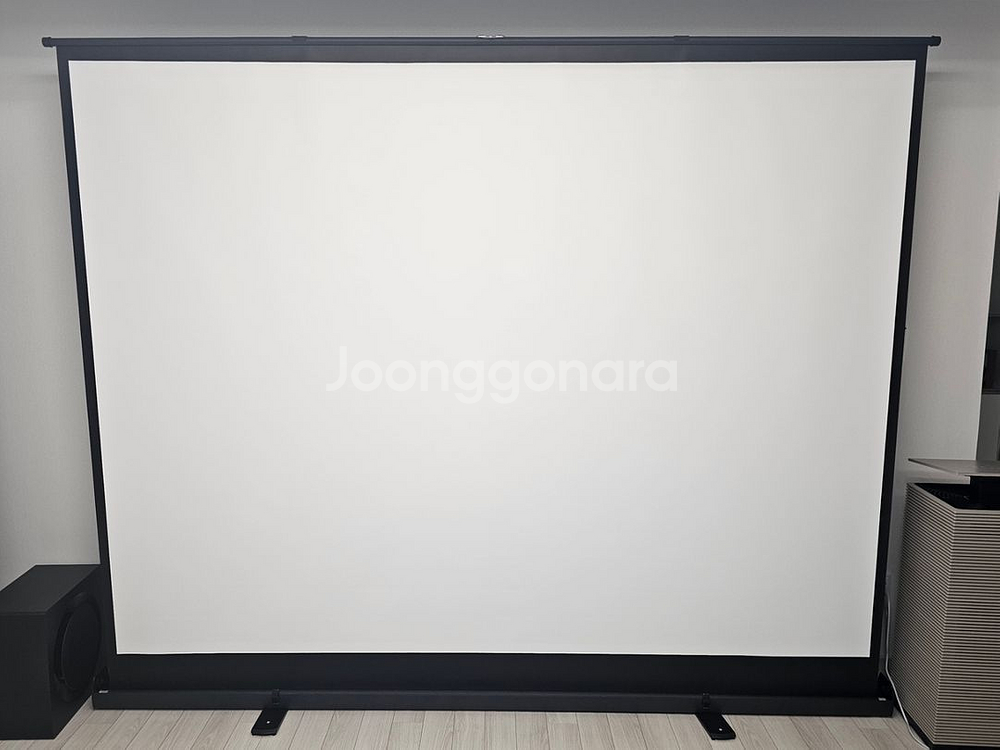 윤씨네 120인치 유압식 스크린--0