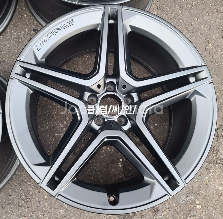 중고정품 무광블랙 GLS400AMG 21인치 휠--1