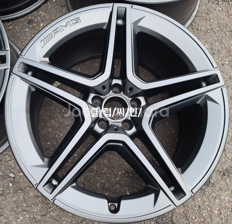 중고정품 무광블랙 GLS400AMG 21인치 휠--2