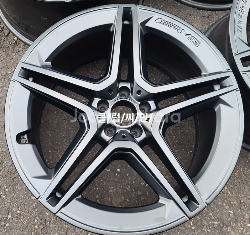 중고정품 무광블랙 GLS400AMG 21인치 휠--3