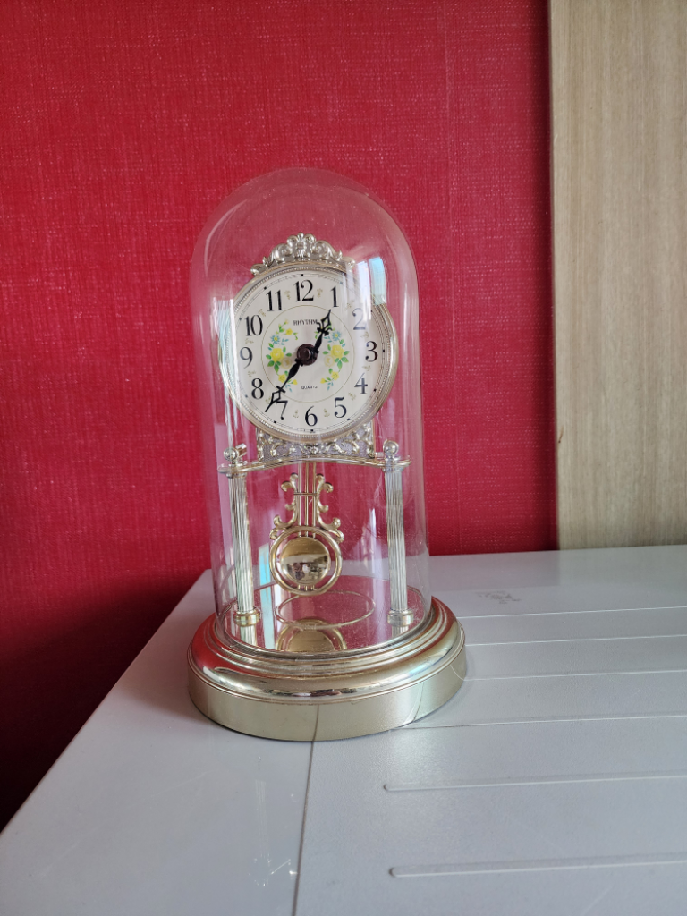 탁상장식용 시계