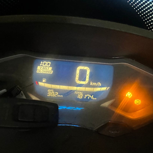 pcx 짧은 키로수 18174km 21년식 가격네고안됨