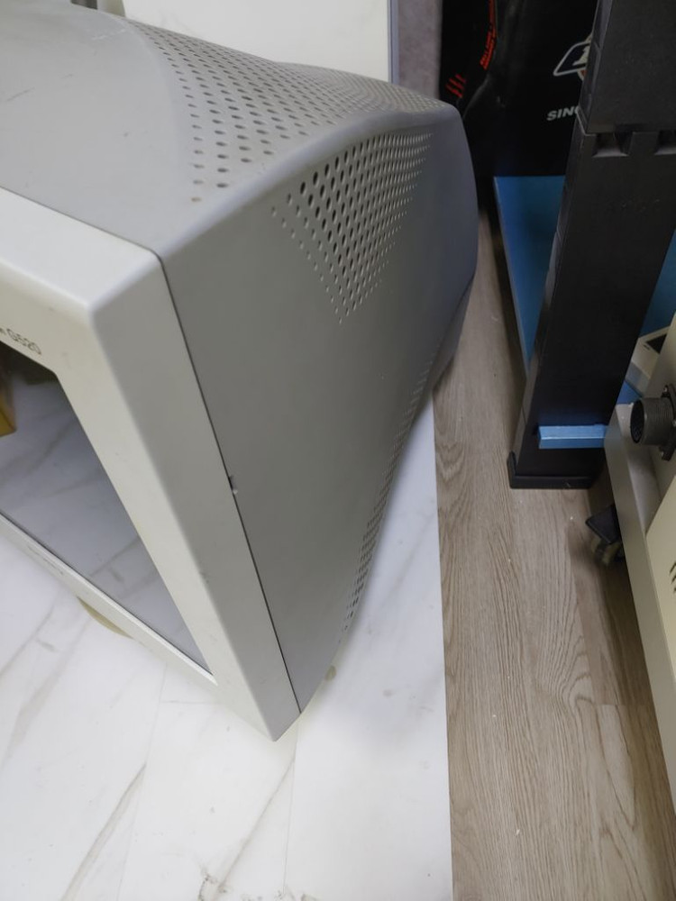 소니 트리니트론 모니터 G520 이미지