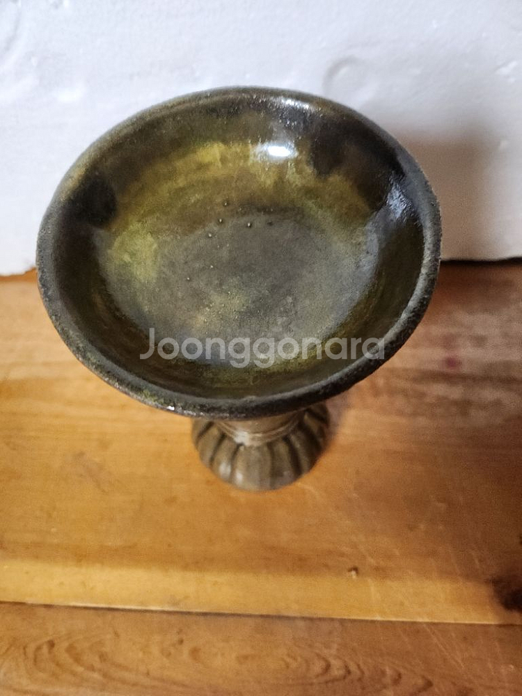 오래된 도자기 등잔--2