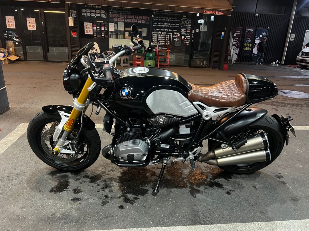 BMW R9T