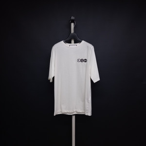 새 칼라거펠트(샤넬) 면티 66