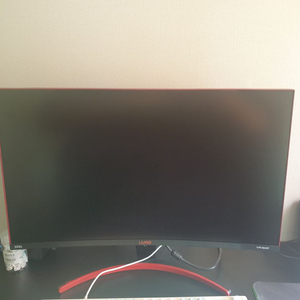 유디아 커브드 144hz 게이밍모니터 팝니다