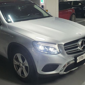 벤츠 GLC220D 4MATIC 판매합니다