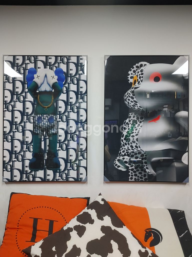 명품 디올 카우스 베어브릭 피규어 대형 그림 액자 곰--3
