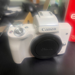 eos m50