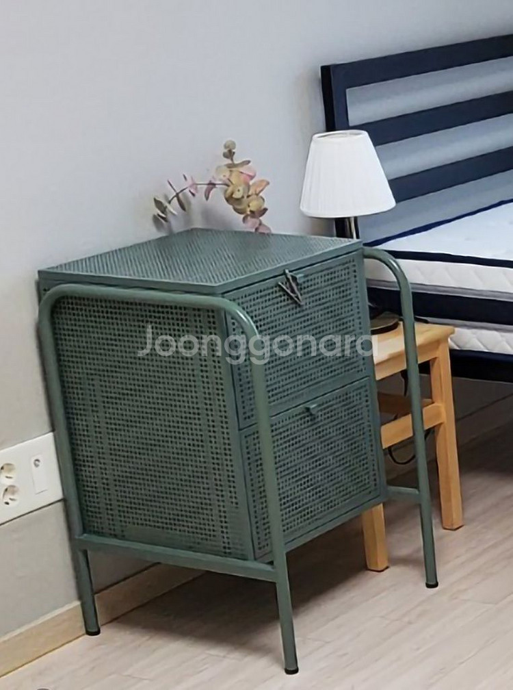 침대ㆍ철제서랍장ㆍ의자등ㆍ스탠드 건조대 전지렌지등--1