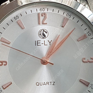 IE-LY 손목시계 소가죽 새상품 미사용입니다 7.0