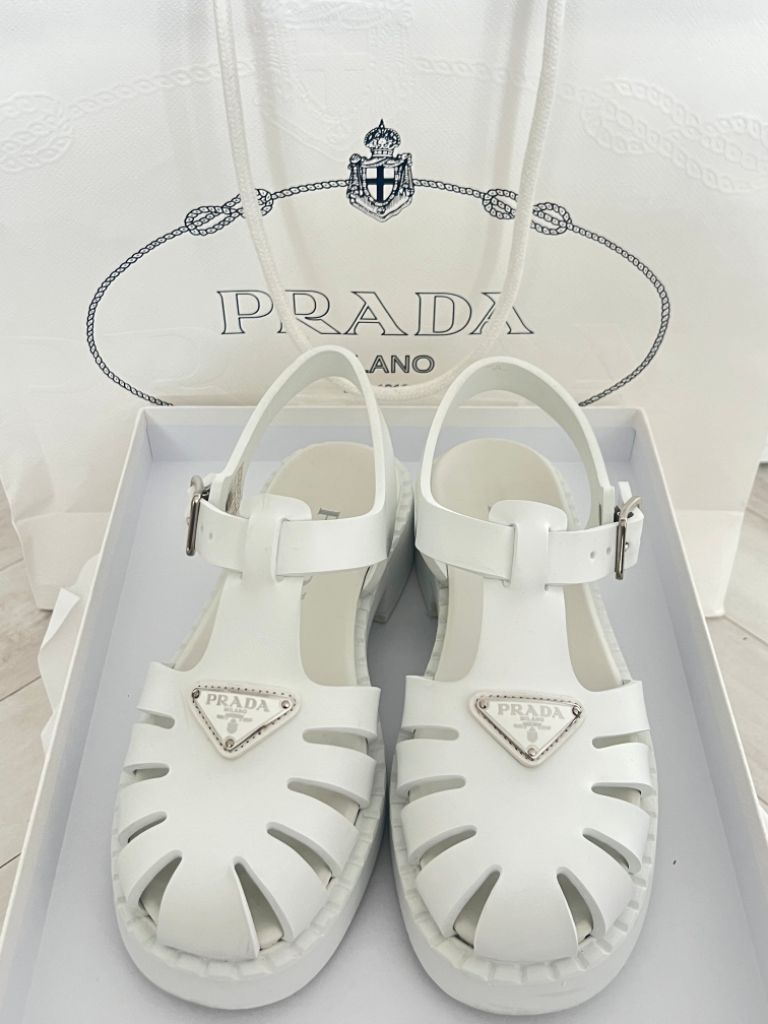 PRADA 프라다 러버 스트랩 샌들사이즈 37