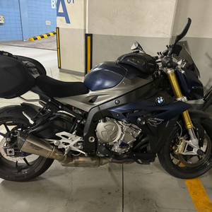 BMW S1000r 15년식 220XXkm 팝니다