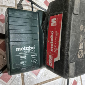 메타보 충전기+배터리4a