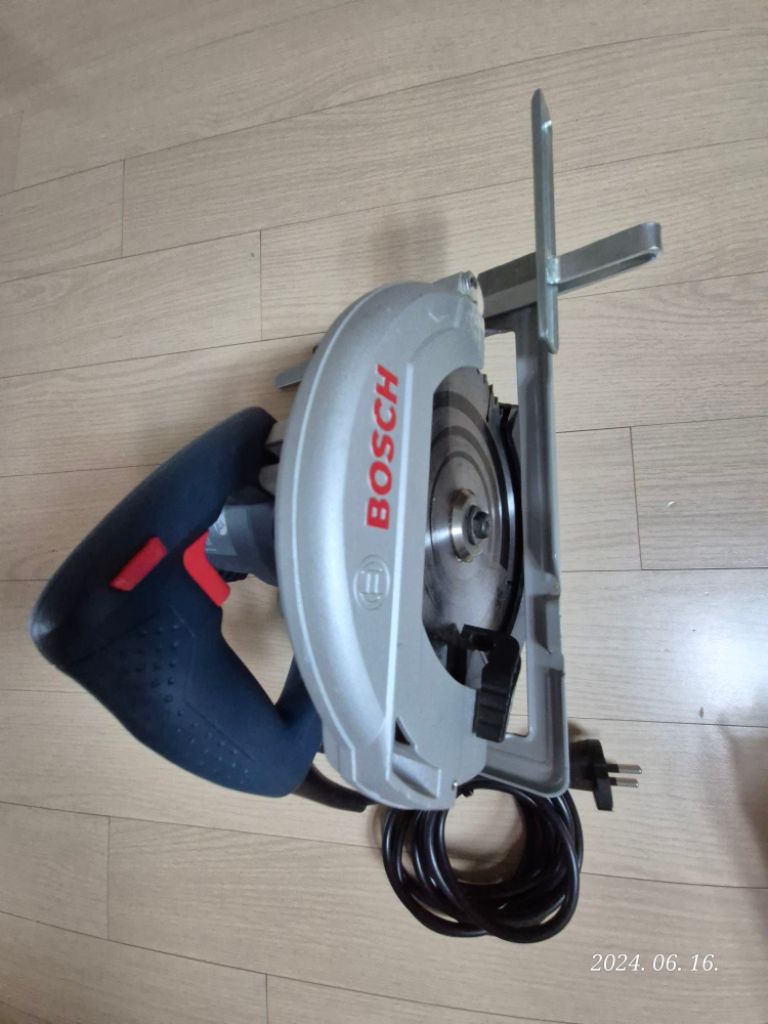 보쉬 7인치 원형 전동 톱 BOSCH GKS 7000