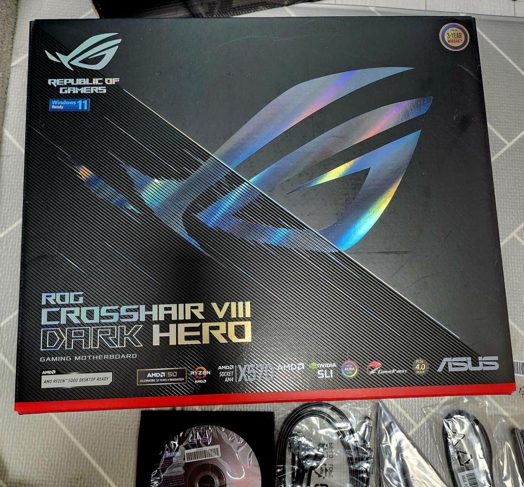 ASUS ROG X570 다크 히어로