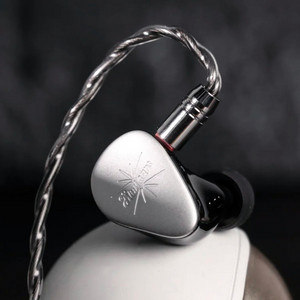 키위이어스 퀸텟 5드라이버 쿼드브리드 이어폰
