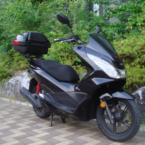 2018 년식 PCX 125 팝니다.