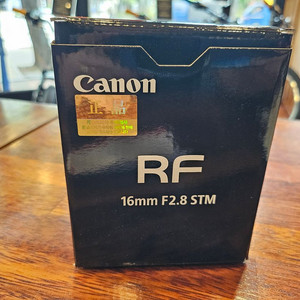 캐논 RF 16mm F2.8 STM 렌즈 판매합니다.