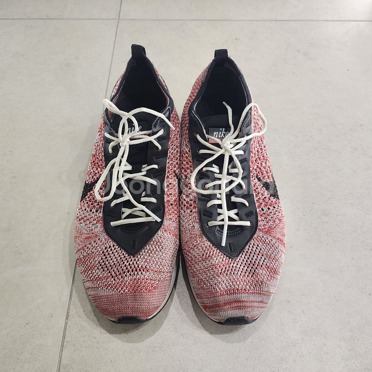 나이키 플라이니트 레이서 운동화 265--1