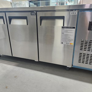 유니크 1800 3도어 테이블 냉동1/냉장2 (2022