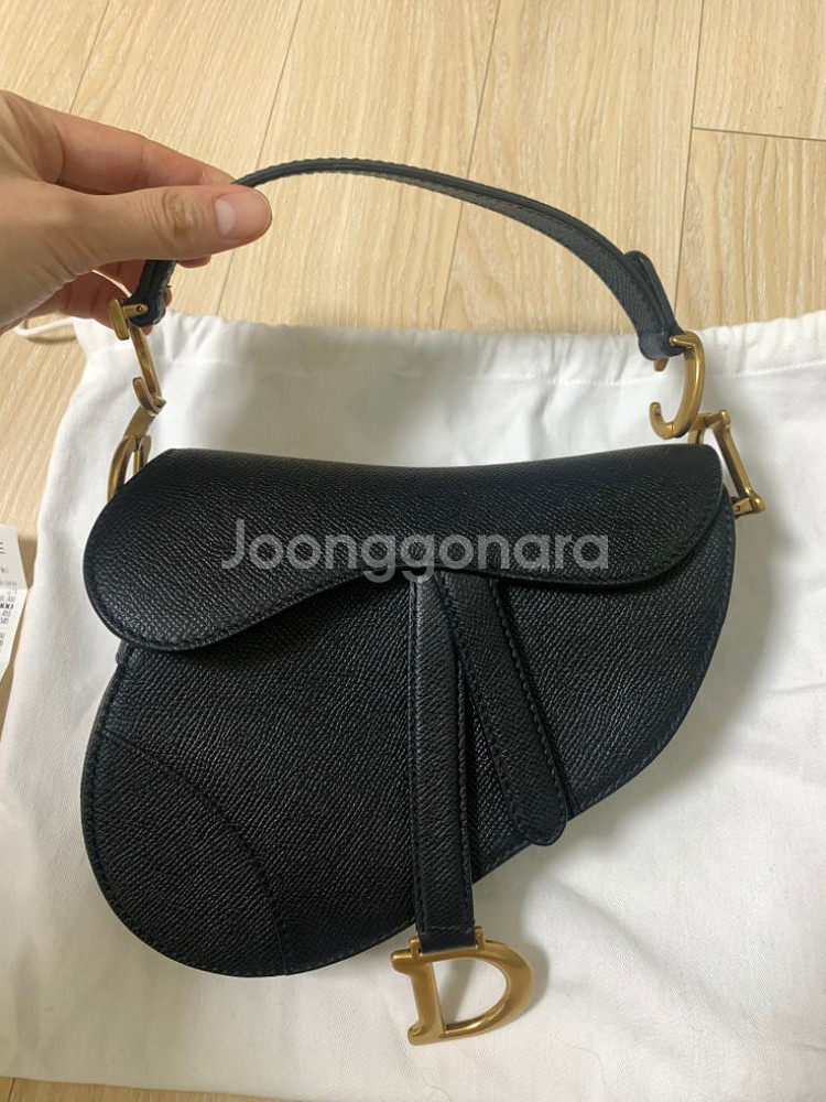디올 새들백 새들 미니백 토트백 블랙색상 북토트 숄더백--1