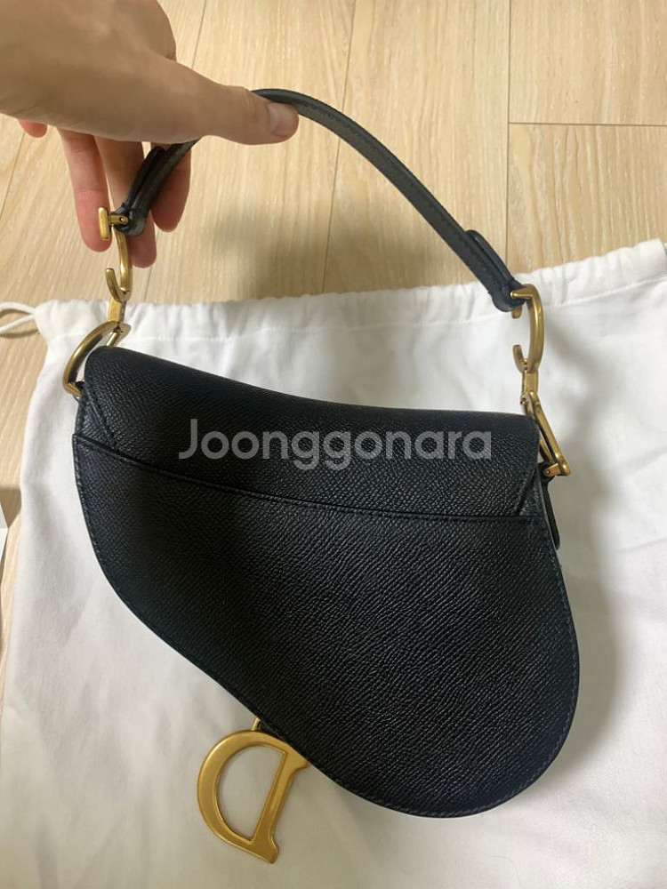 디올 새들백 새들 미니백 토트백 블랙색상 북토트 숄더백--2
