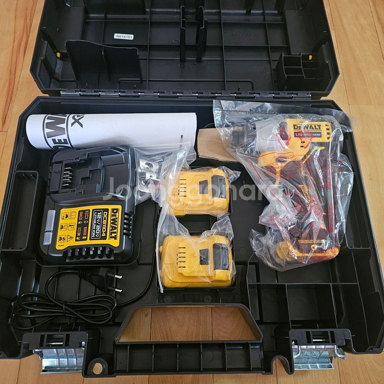 디월트(DEWALT)12V 2.0Ah미개봉--0