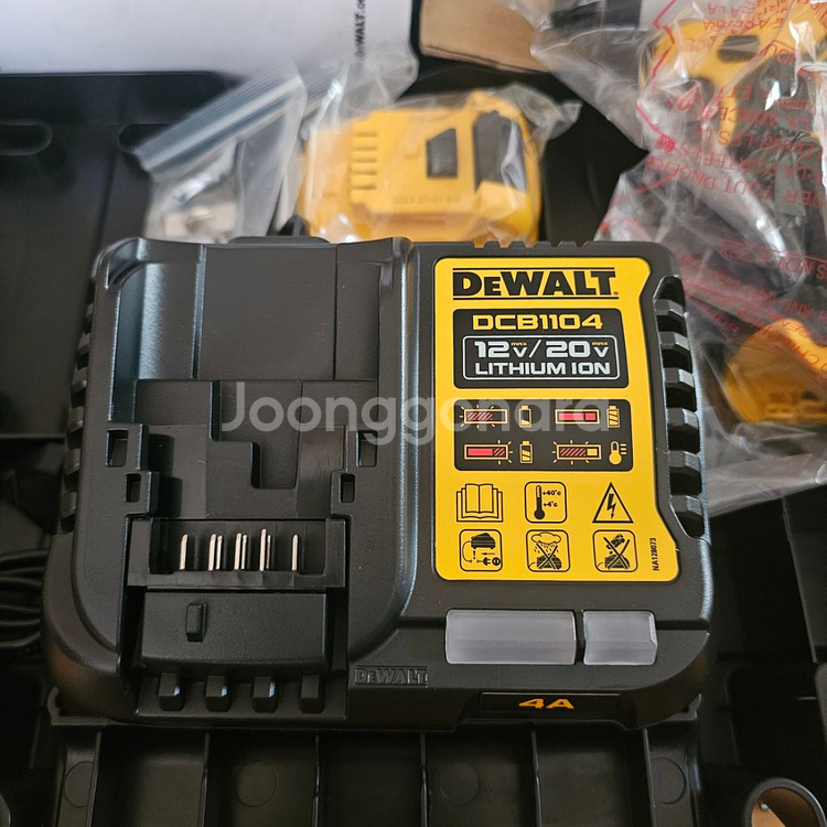 디월트(DEWALT)12V 2.0Ah미개봉--3