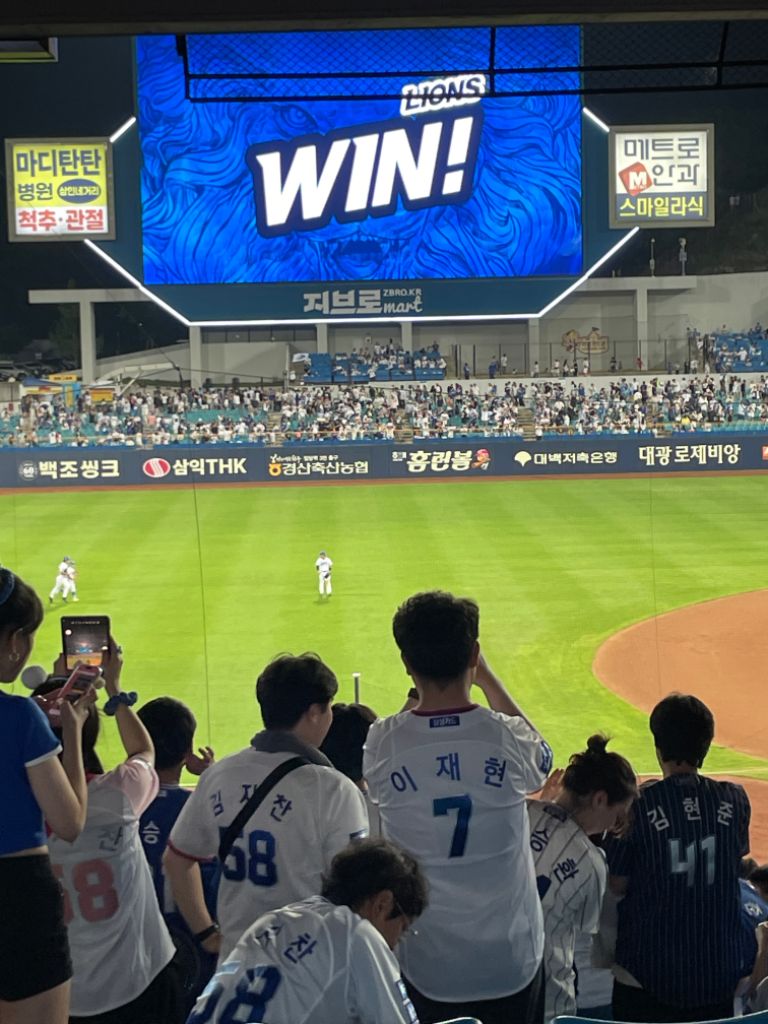 7/2(화), 7/4(목) 블루존 2연석 구해요!