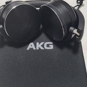 AKG 무선 블루투스 헤드셋