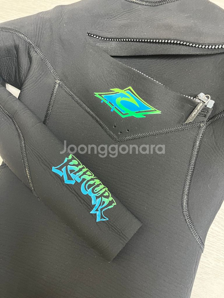 립컬 아동용 웻수트 체스트집 (5/3미리) 판매합니다.--2