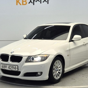 BMW3시리즈 E90 320I 세단