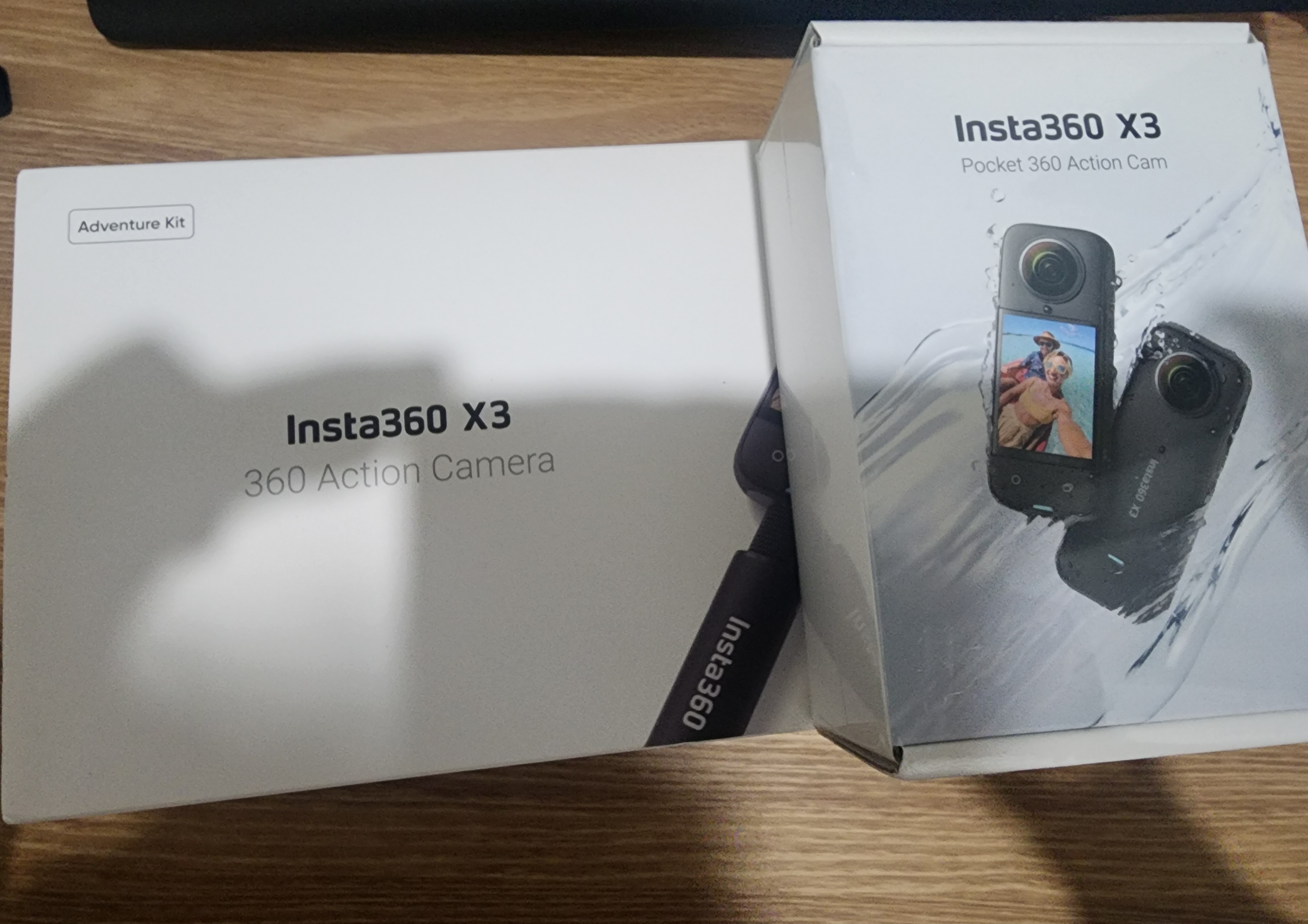 인스타360 X3 어드벤처 킷(카메라 미개봉) 팝니다.
