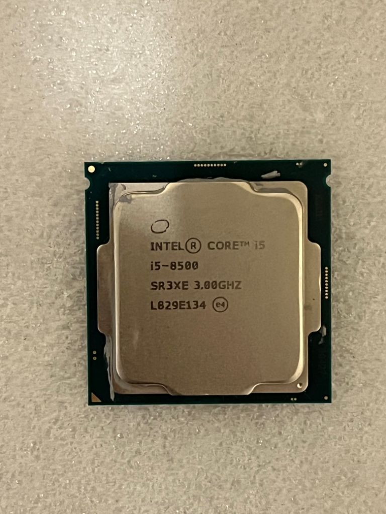 인텔 i5 8500 cpu 팝니다. (택포함)