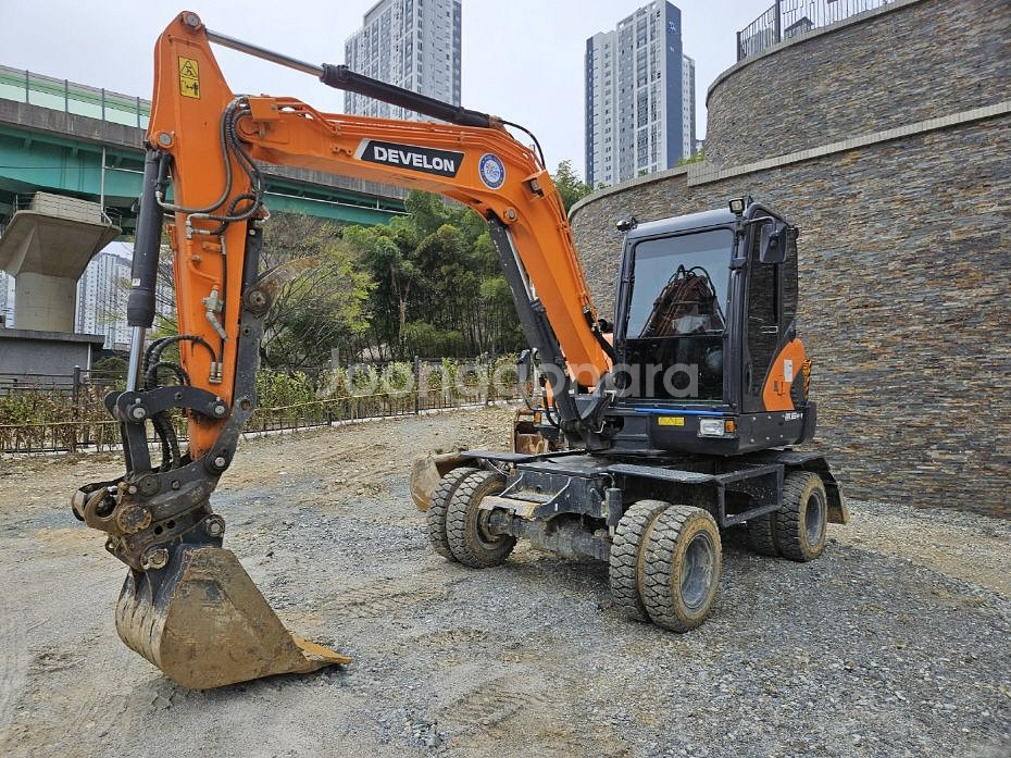 두산 타이어식 3W 굴삭기 매매 DX65W 회링풀셋--6