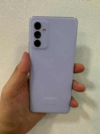 갤럭시 퀀텀2 a급 바이올렛 정상해지 중고폰?--2