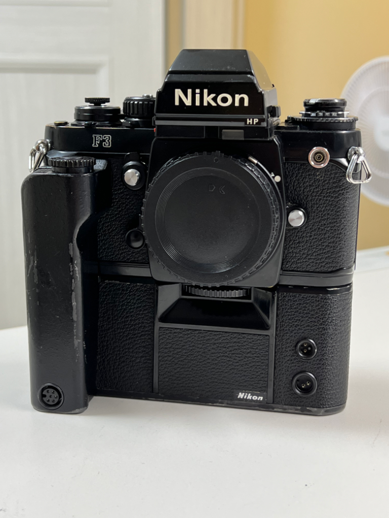 니콘 f3hp+모터드라이브 md-4 필름카메라 판매해요