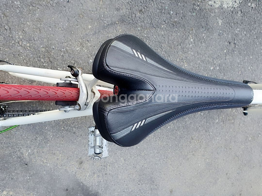 14ubike하이브리드28인치 시마노뒷기어7단 앞1단--4