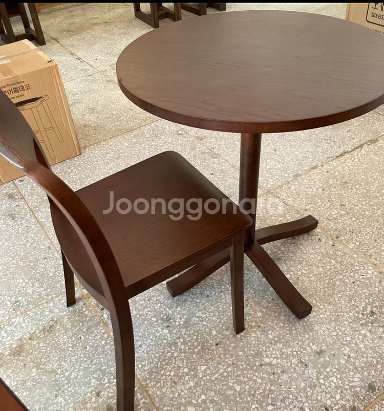 원형 테이블 판매합니다 (거의 새상품)--3