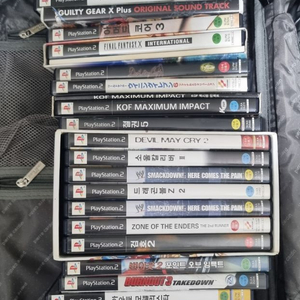 PS2본체+조종기1+CD다량 판매.