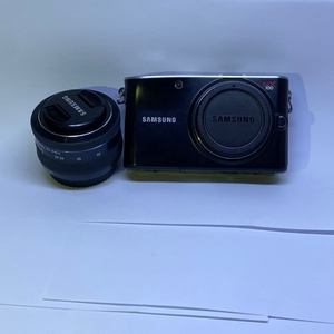 삼성 nx 100 미러리스 20-50렌즈