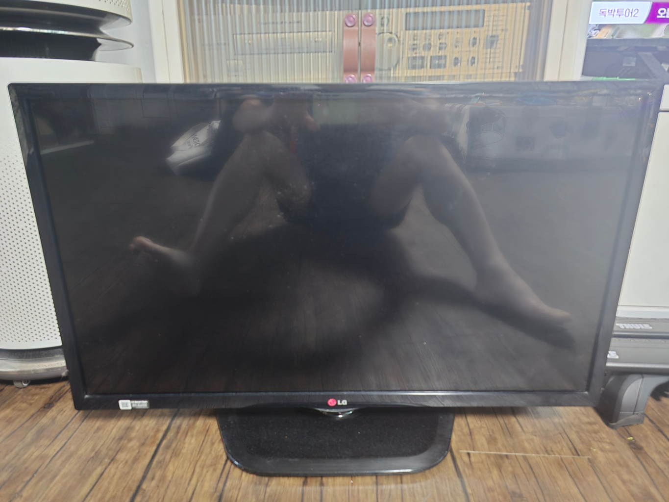 LG32인치 FULL HD TV