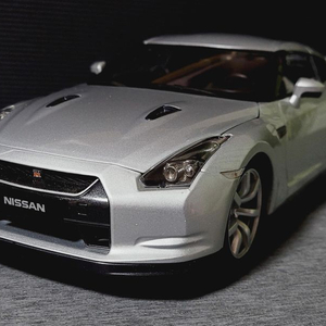 [1:18] NOREV 닛산 GT-R R35