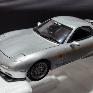 [1:18] 교쇼 MAZDA RX-7 fd-3s