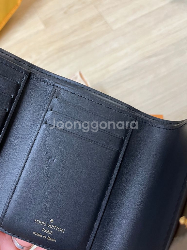 루이비통 지갑 도핀 컴팩트 월릿--4