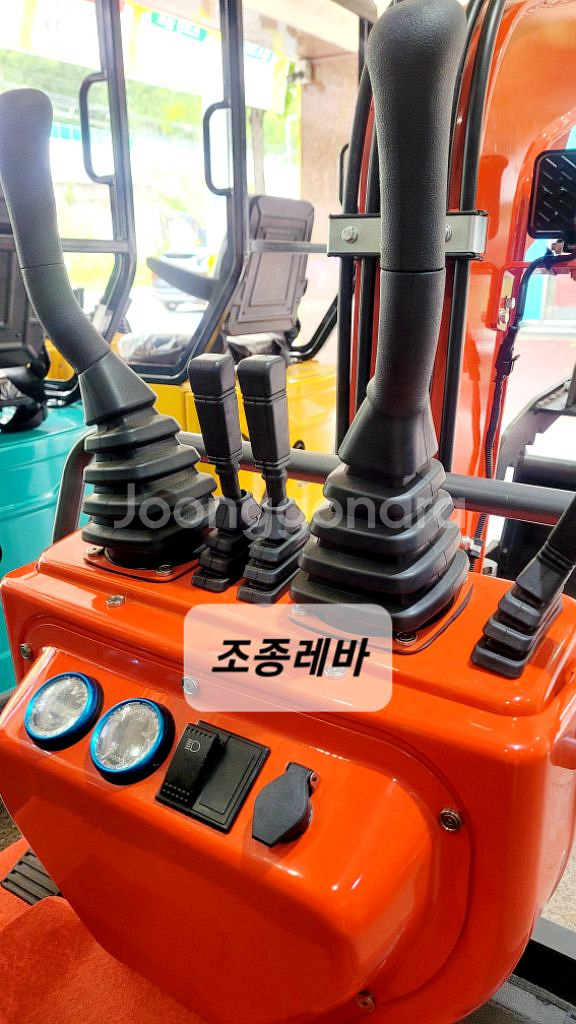 [쎈힘상사] 쎈힘V 1톤미니포크레인 디젤엔진 당일배송--5