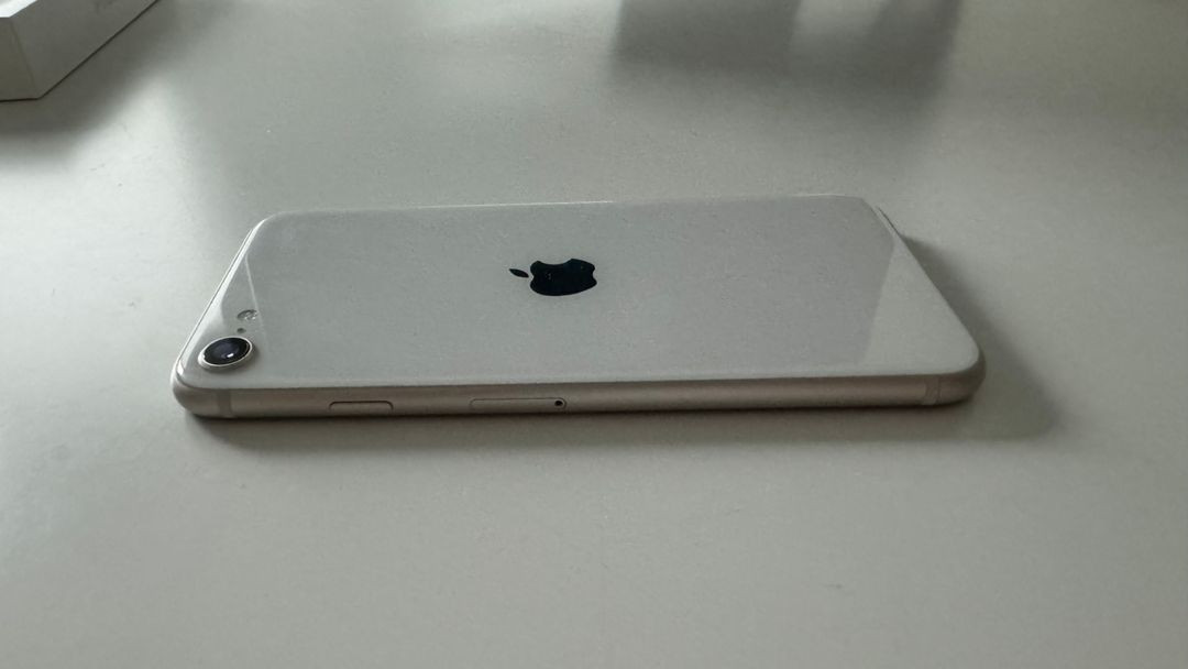 애플 아이폰SE3 128기가 팝니다!!--4