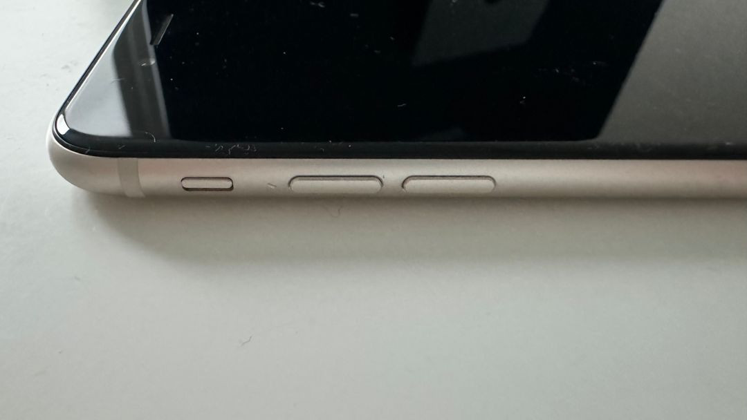 애플 아이폰SE3 128기가 팝니다!!--6